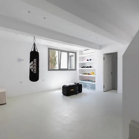 Aneto Konta - Early Apartment