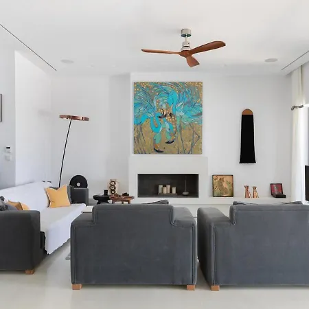 Aneto Konta - Early Apartment *